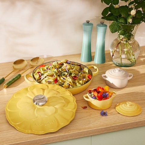 Le Creuset莫奈花园搬回家Petal 炖锅 经典款