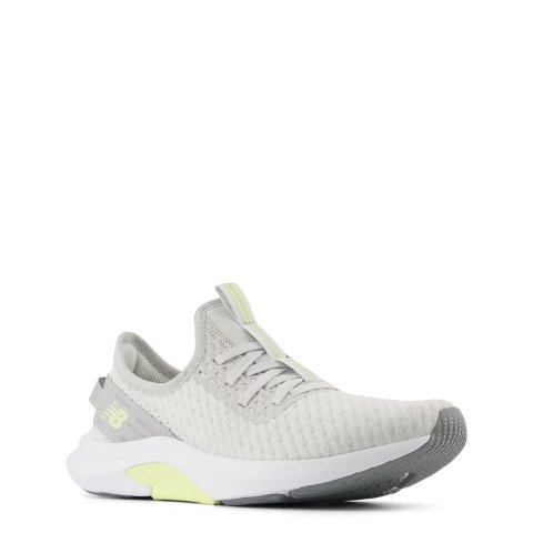 New Balance Nergize 宽版跑鞋 女