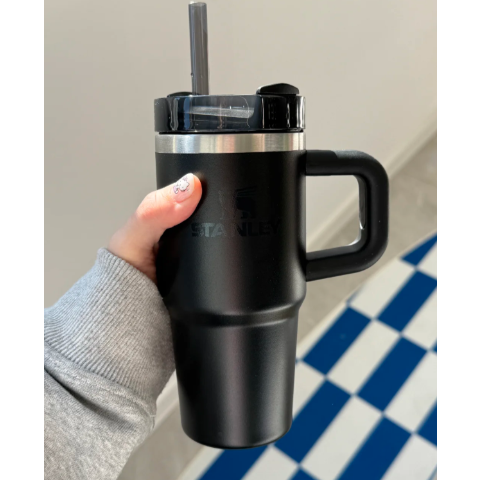 Stanley甜甜酷酷 Jennie杯同色~Quencher H2.0 黑色保温杯 20盎司