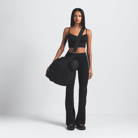 Slim Flare 弹力喇叭裤