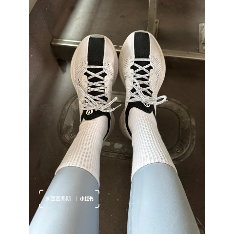 Lululemon Chargefeel 3 女士训练鞋