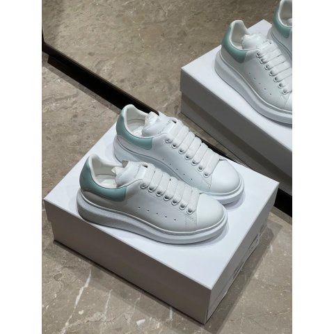 Oversize 白色运动鞋