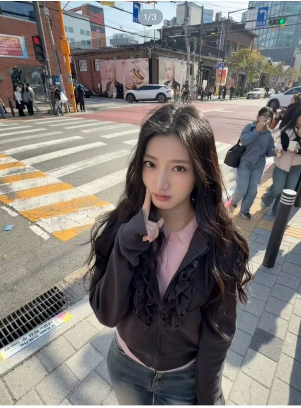 Gray 褶边连帽卫衣