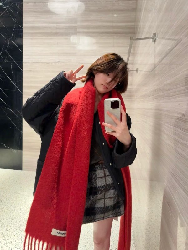 Jacquemus 流苏围巾 标志贴