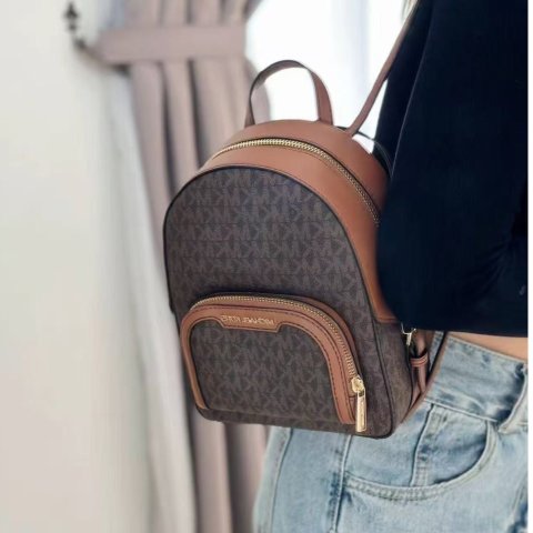 Michael KorsSheila 中号Logo双肩包