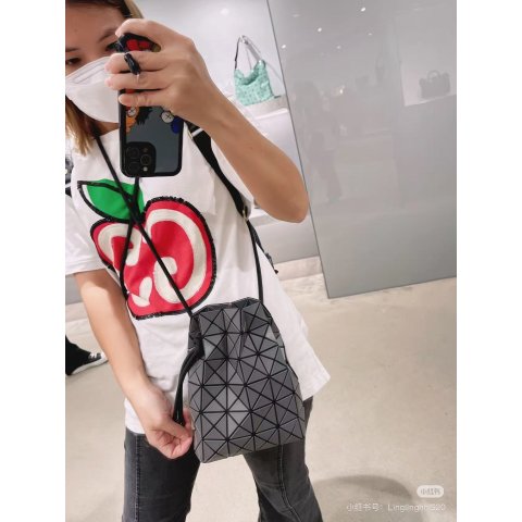 Bao Bao Issey MiyakeWring 灰色磨砂包