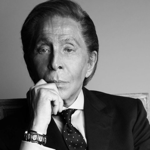 全球热点 - 93岁华伦天奴创始人离世！吴佩慈"婆婆"在美被捕！美帝将叫停75国签证！