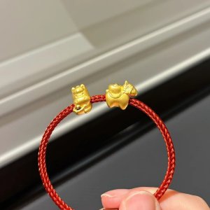 手工费6折周生生 新年款式2件8.8折！小金马手链$303.9