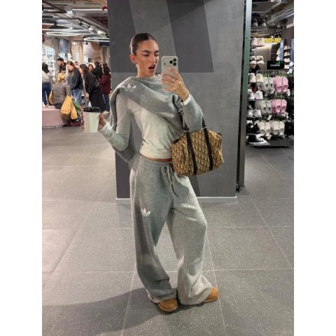 adidas Originals 阔腿绒裤