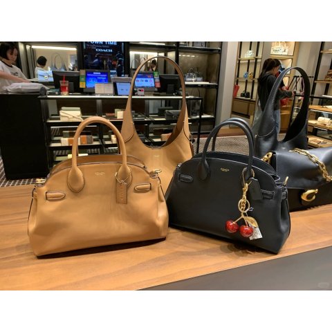 Soft Empire Carryall 28L手提包