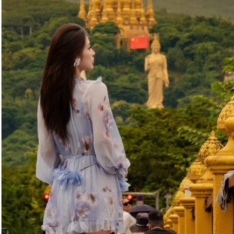 HYPNOTIC 包扣迷你连衣裙