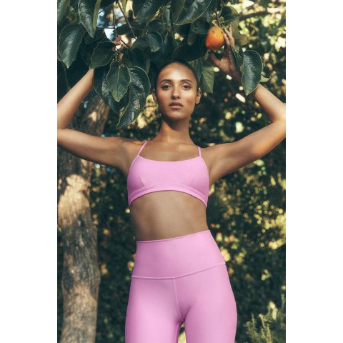 alo yogaAirlift Intrigue 文胸