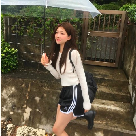 Adidas反季拿下Adicolor 三条杠运动短裤