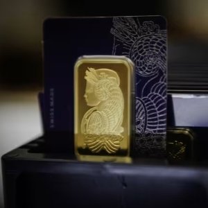 小蛇项链$489 编织感手镯$439