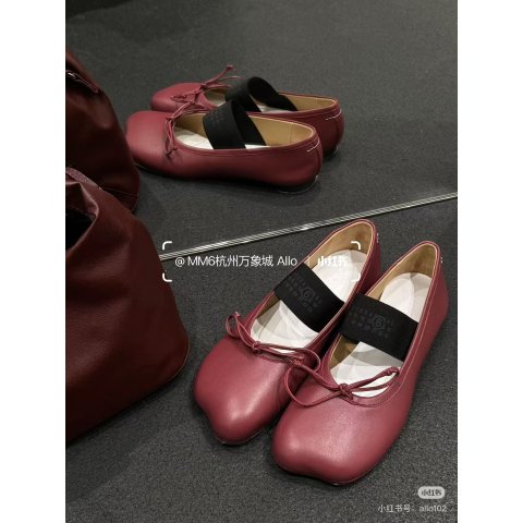  酒红色芭蕾平底鞋