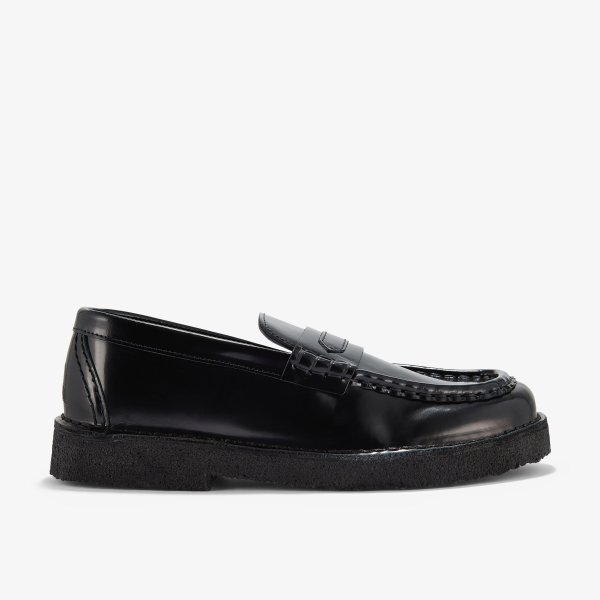  Loafer 黑色漆皮