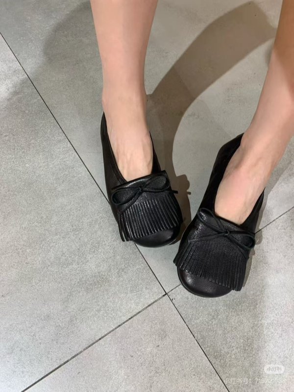Black Bun 芭蕾平底鞋 流苏款