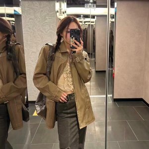 Brown 印花皮夹克