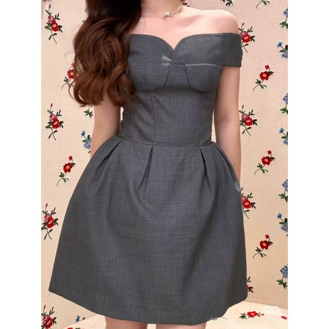 Sweetheart 领短裙 灰色