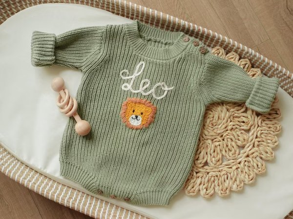 定制婴儿刺绣毛衣连体服 新生款