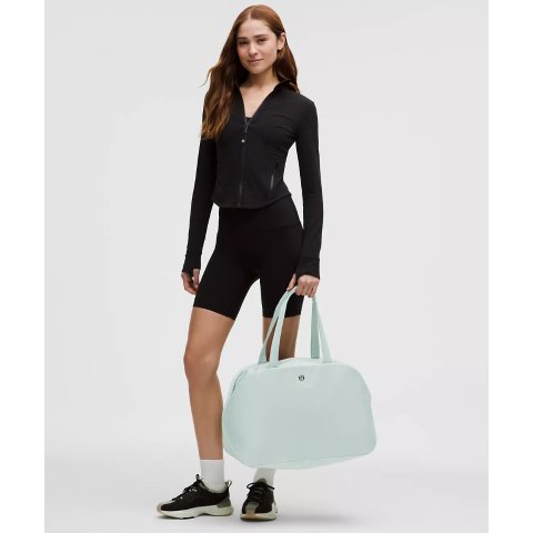 City Essentials 25L背包