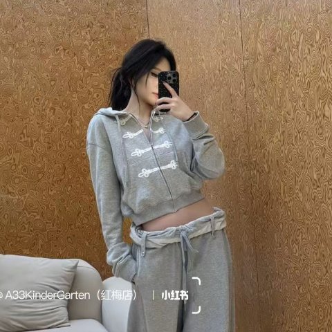 Gray Loop 扣子连帽衫