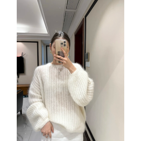 Extra-fuzzy 蓬松泡泡袖毛衣