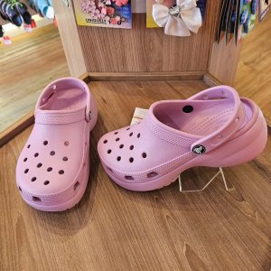 Crocs 女士厚底经典洞洞鞋