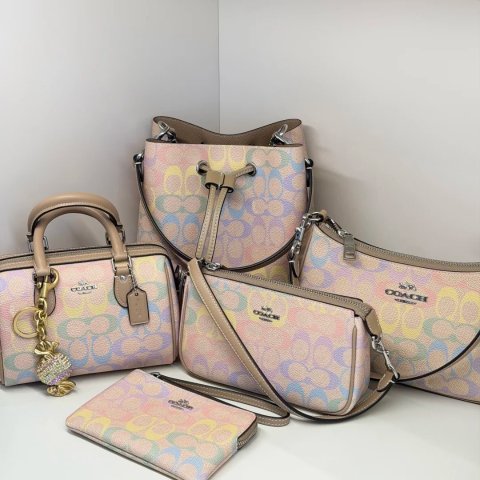 彩虹老花 3次降价！Coach奥莱1月新品 好有千禧年那味儿！