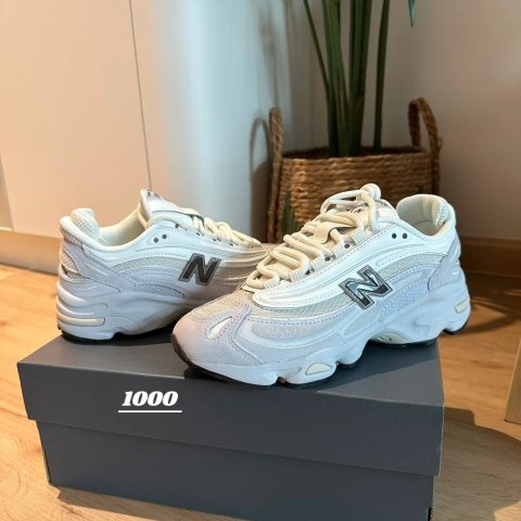  1000 大童运动鞋