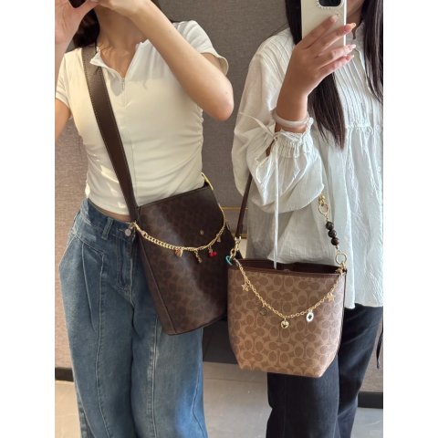 Bleecker 21号水桶包