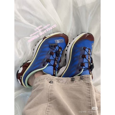 Salomon XT4 蓝色运动鞋