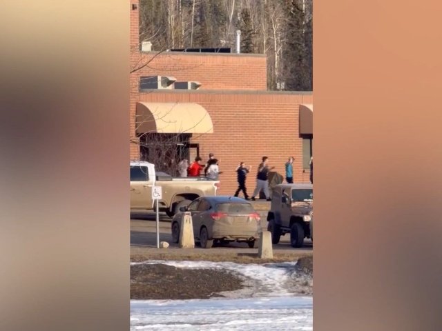 10死25伤！加拿大爆发史上最严重...