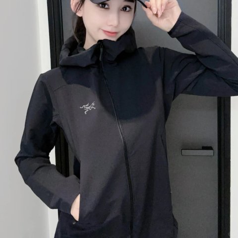 Norvan 女款保暖连帽夹克