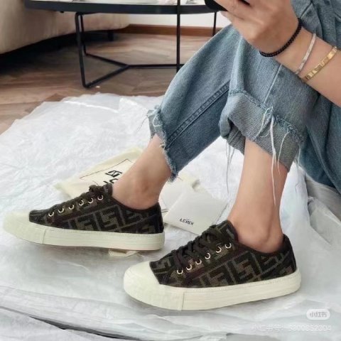 FendiDomino 低帮帆布鞋