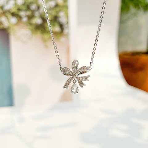 SwarovskiVolta Bow 小号项链 白色 玫瑰金