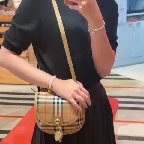 Burberry 格纹儿童斜挎包