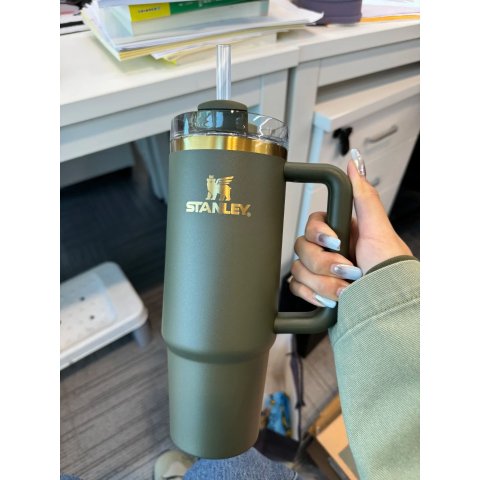 Stanley美拉德翠柏绿 百里香的颜色~Quencher H2.0 杯带把 30盎司