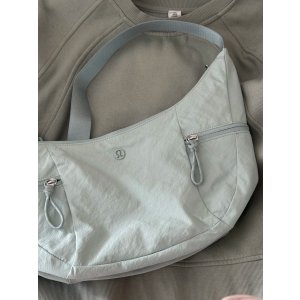 Slouchy 单肩包 13L