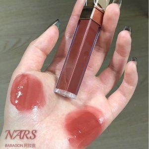 Nars 这里捡漏啦！粉金唇釉€18、爆款腮红#高潮€23