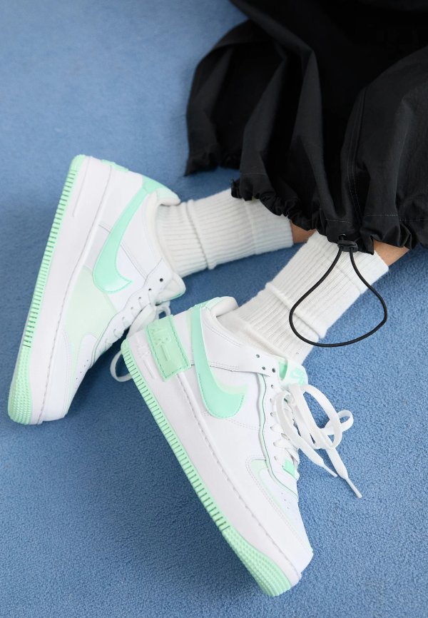 AF1 