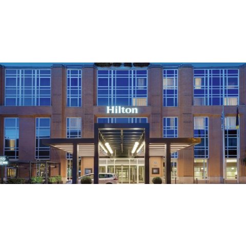 Hilton 酒店