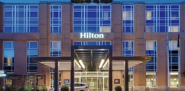 Hilton 酒店