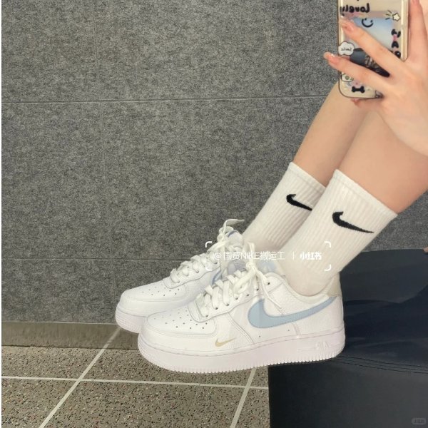 Air Force 1 '07 蓝勾小白鞋