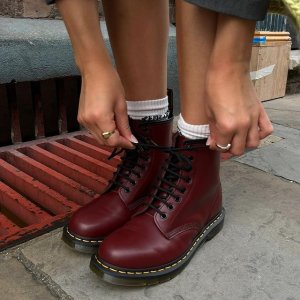 Dr Martens 官网清仓 穿马丁靴的季节到啦！超百搭