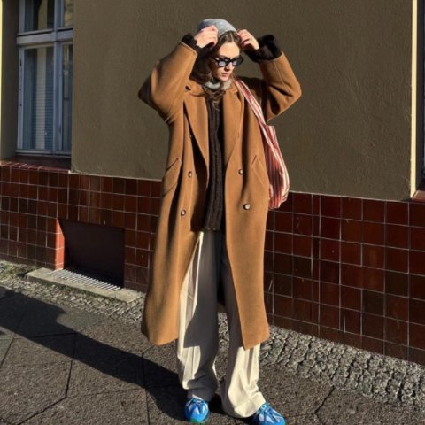 Max Mara随时补货！马住别错过 @isismarianiedecken驼色中长款大衣