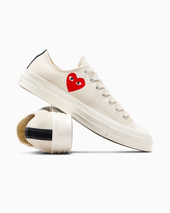 x PLAY Comme des Garcons Single Heart Chuck 70