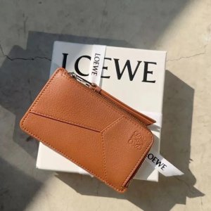 Loewe 神秘私促🤓马海毛围巾€203 篮子包€315 Puzzle斜挎€910