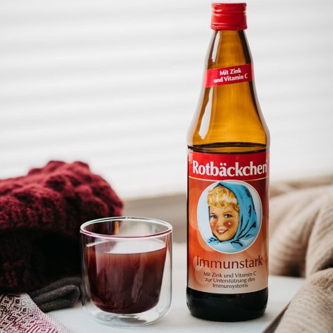 24瓶铁元果汁€28一起来补铁！Rotbäckchen 能量果汁 风靡德国的小红脸