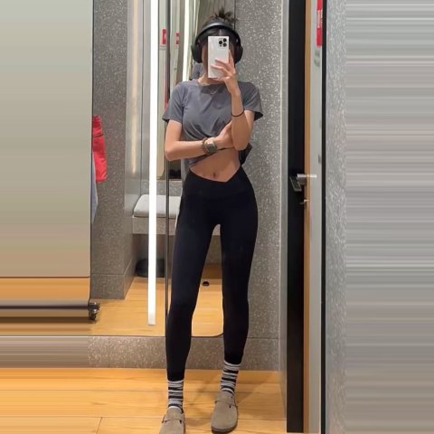 Lululemon不同色正肩T恤